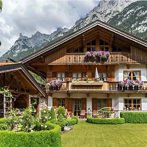 Alpenblick Apartment